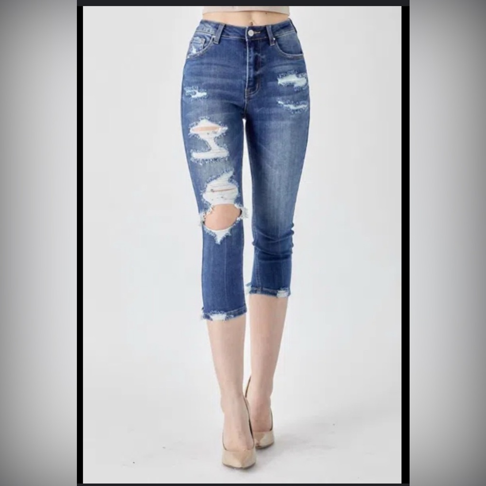 NWT Risen High-Rise Distressed Capri